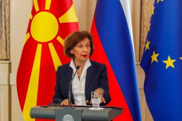 МЕЃУНАРОДНАТА ЗАЕДНИЦА ЈА ПОТВРДИ ДОВЕРБАТА ВО НАШАТА ЗЕМЈА, рече претседателката Давкова