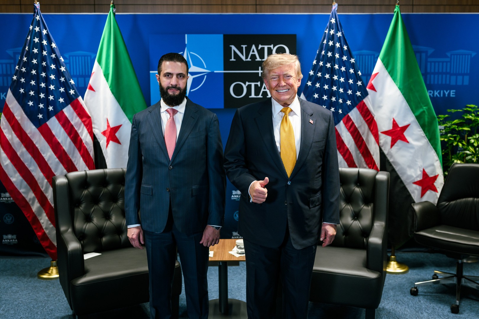 Ахмед ал-Шара и Доналд Трамп за време на самитот на НАТО во Турција на 8 јули 2026 година