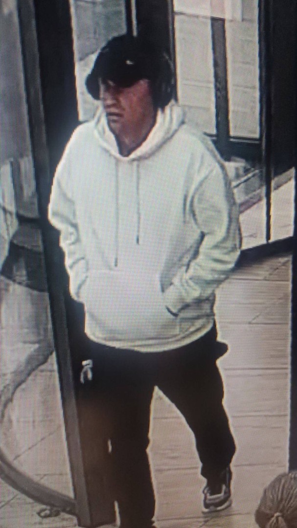 Напаѓачот 5 мин пред нападаот, го следи целите