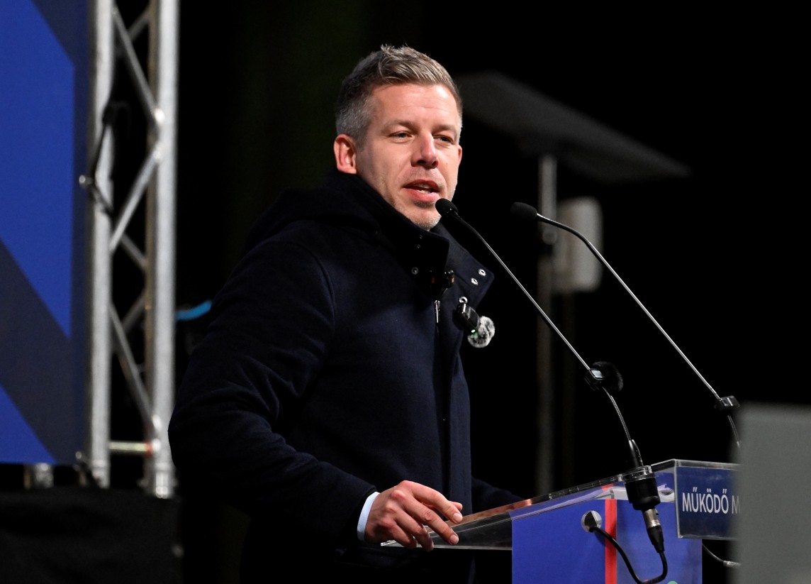 Дали возбудата го достигна врвот? Недостатокот на незаборавна изборна програма на Петер Маѓар станува опиплив само неколку недели пред изборите