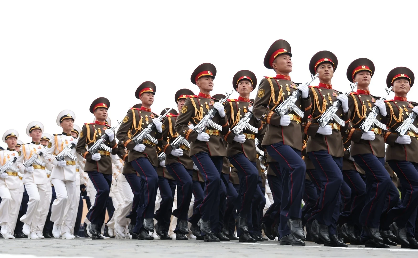 Севернокорејски војници на Црвениот плоштад
