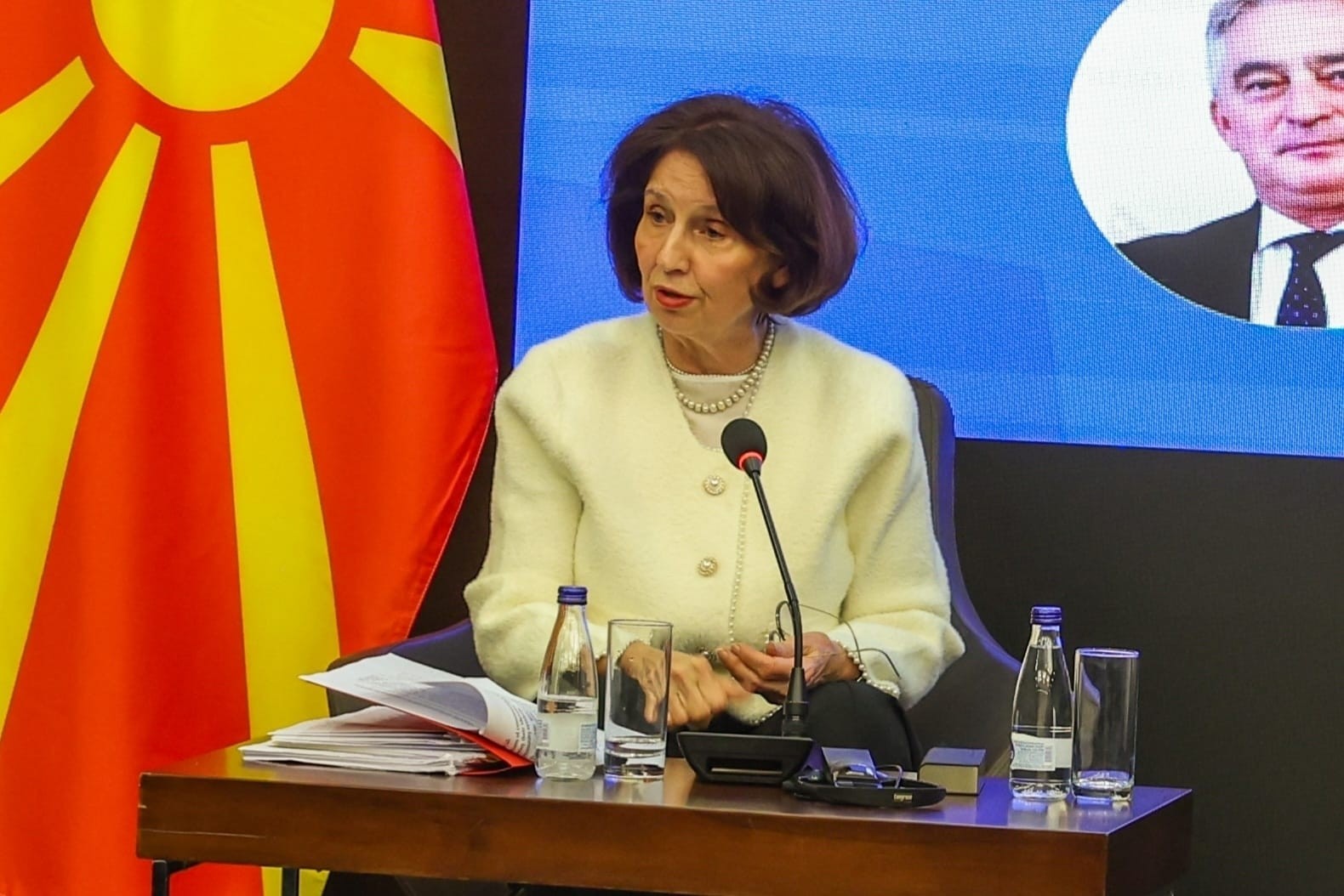 Siljanovska Davkova v Črni gori pozvala EU k strateškemu koraku proti Zahodnemu Balkanu