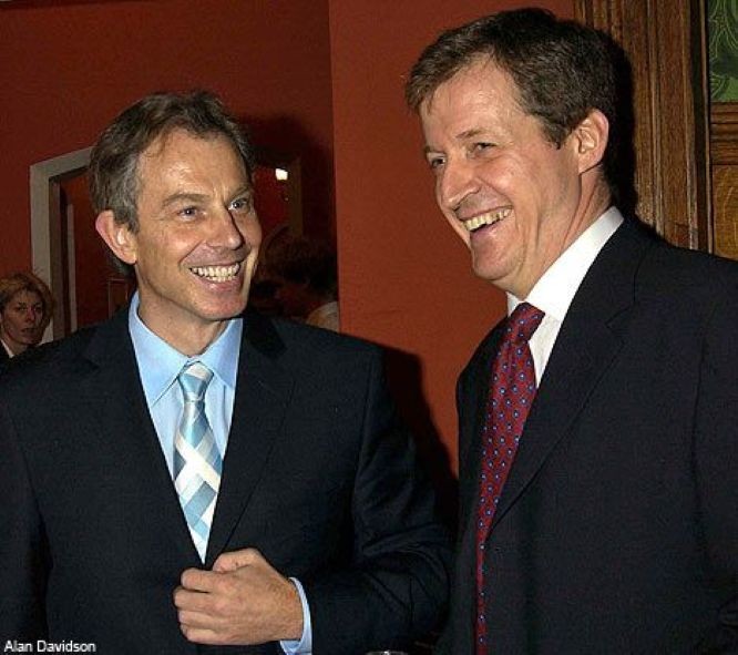 Британскиот премиер Тони Блер и првиот советник Алистер Кембел