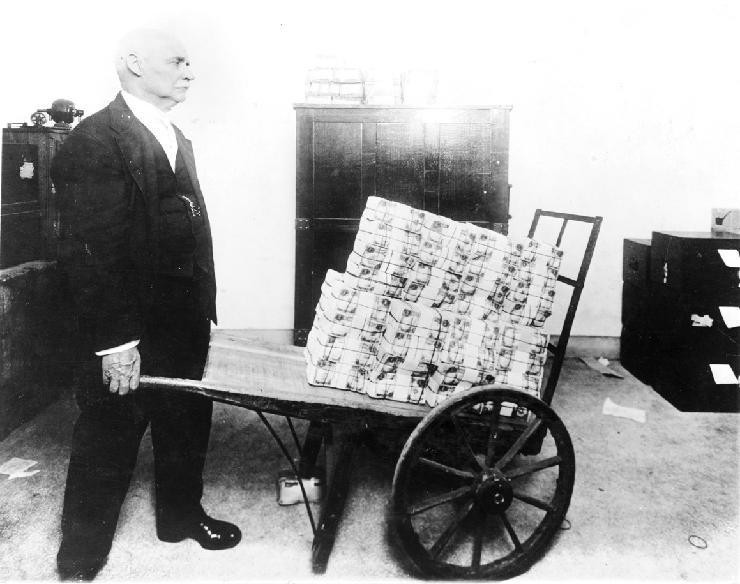 Инфлацијата во Германија во 1923 година
