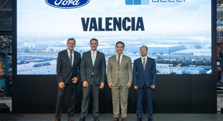 Ford и Geely се договорија: КИНЕСКИ ЕV ЌЕ СЕ ПРОИЗВЕДУВААТ ВО ШПАНИЈА, СОЦИЈАЛИСТИЧКИОТ ПРЕМИЕР ИМАЛ КЛУЧНА УЛОГА