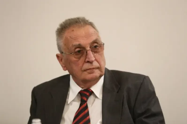 Владимир Перев