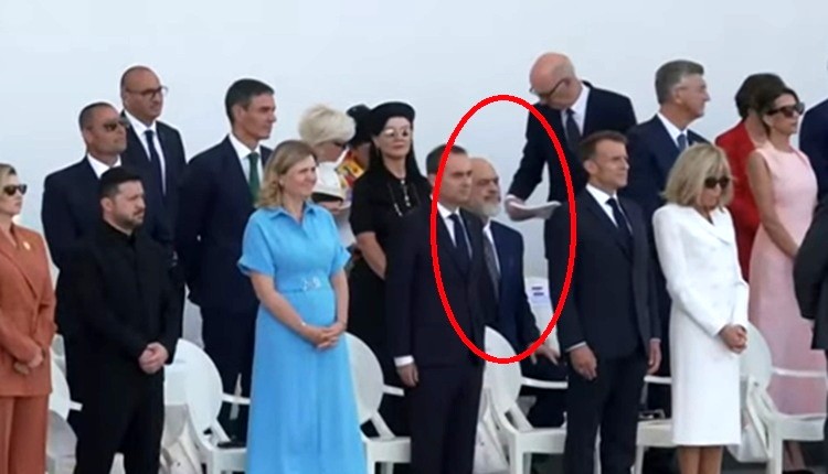 ЕДИ РАМА НЕ ИЗДРЖА, другите стојат а тој...