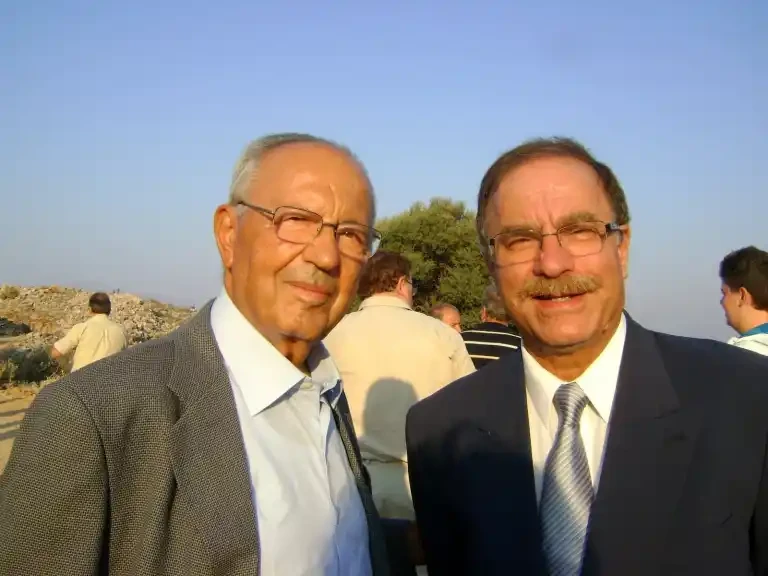 Генерал Никола Грилакис (лево)