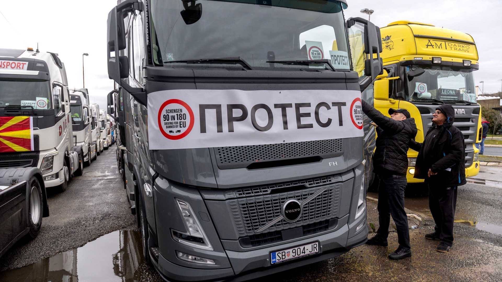 НЕ САКАМЕ ТУЃИ ИГРИ И САБОТАЖИ - Македонија сама си го решава проблемот со транспортерите во Шенген
