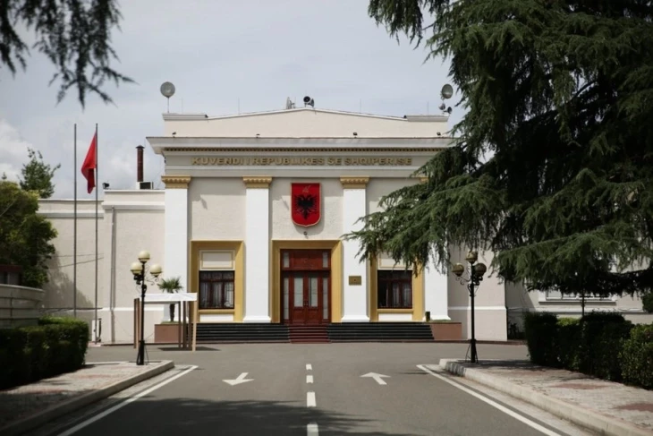 ЗАГАРАНТИРАНО ПАРЛАМЕНТАРНО ПРЕСТАВУВАЊЕ И ЈАВНО ФИНАНСИРАЊЕ побараа Партијата на Македонците и другите малцинства во Албанија