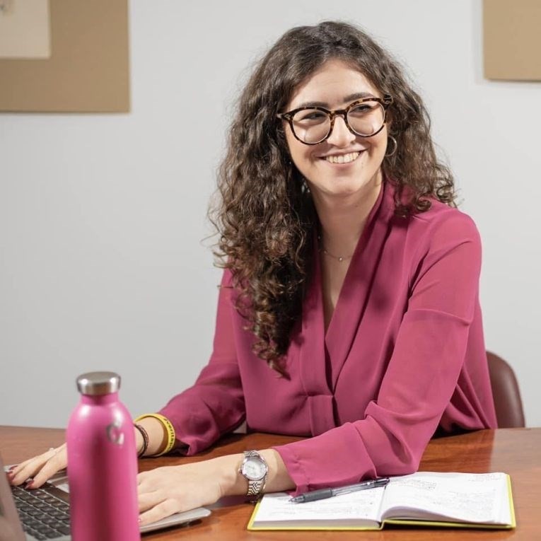 Локалната советничка од Латинска Америка Валена Кампања