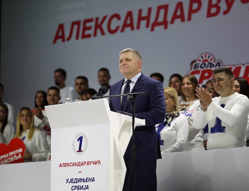 ПРЕМИЕР НА ДРЖАВА ОД ЕУ СЕ ПОЈАВИ НА МИТИНГ ЗА ПОДДРШКА ЗА ВУЧИЌ, пораката ја објави на српски
