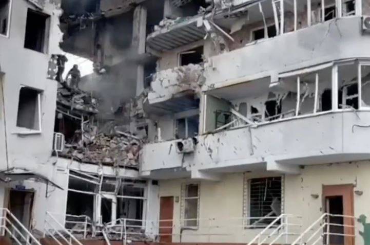 Повредени деца и возрасни во масовен напад со дронови врз Одеса