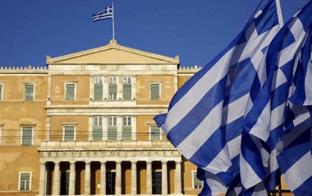 МАСЛИНКИ НА АЕРОДРОМИ И ЛАЖНИ ФАРМЕРИ НА КРИТ - Скандал ја тресе грчката влада!