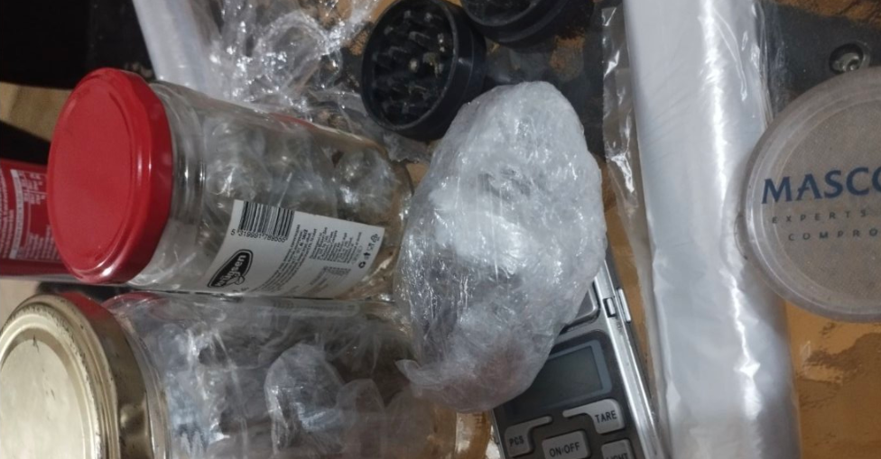 ДИЛАЛ ДРОГА ВО ТЕГЛИ - Скопјанец уапсен на „Партизанска“