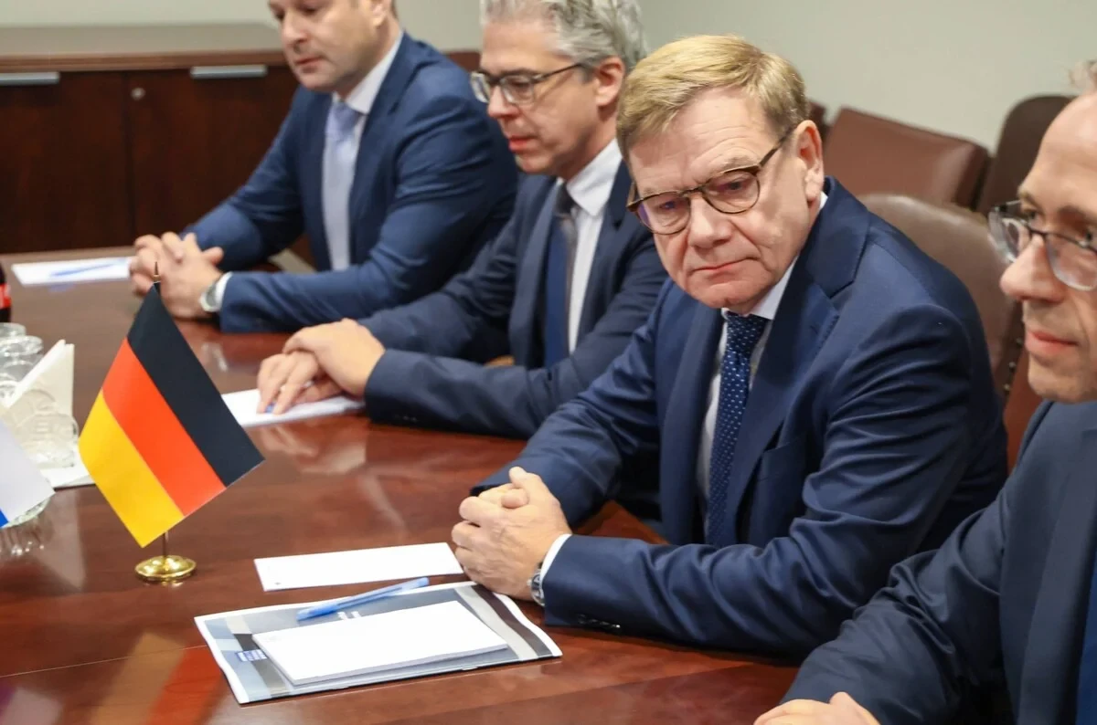 Јохан Вадефул за време на состанокот
