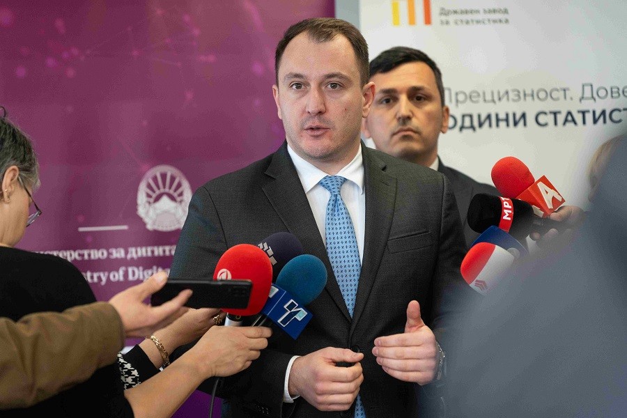 КРАЈ ЗА ДИГИТАЛНИТЕ БАРИЕРИ – Андоновски со рок до 31 декември за сите јавни институции