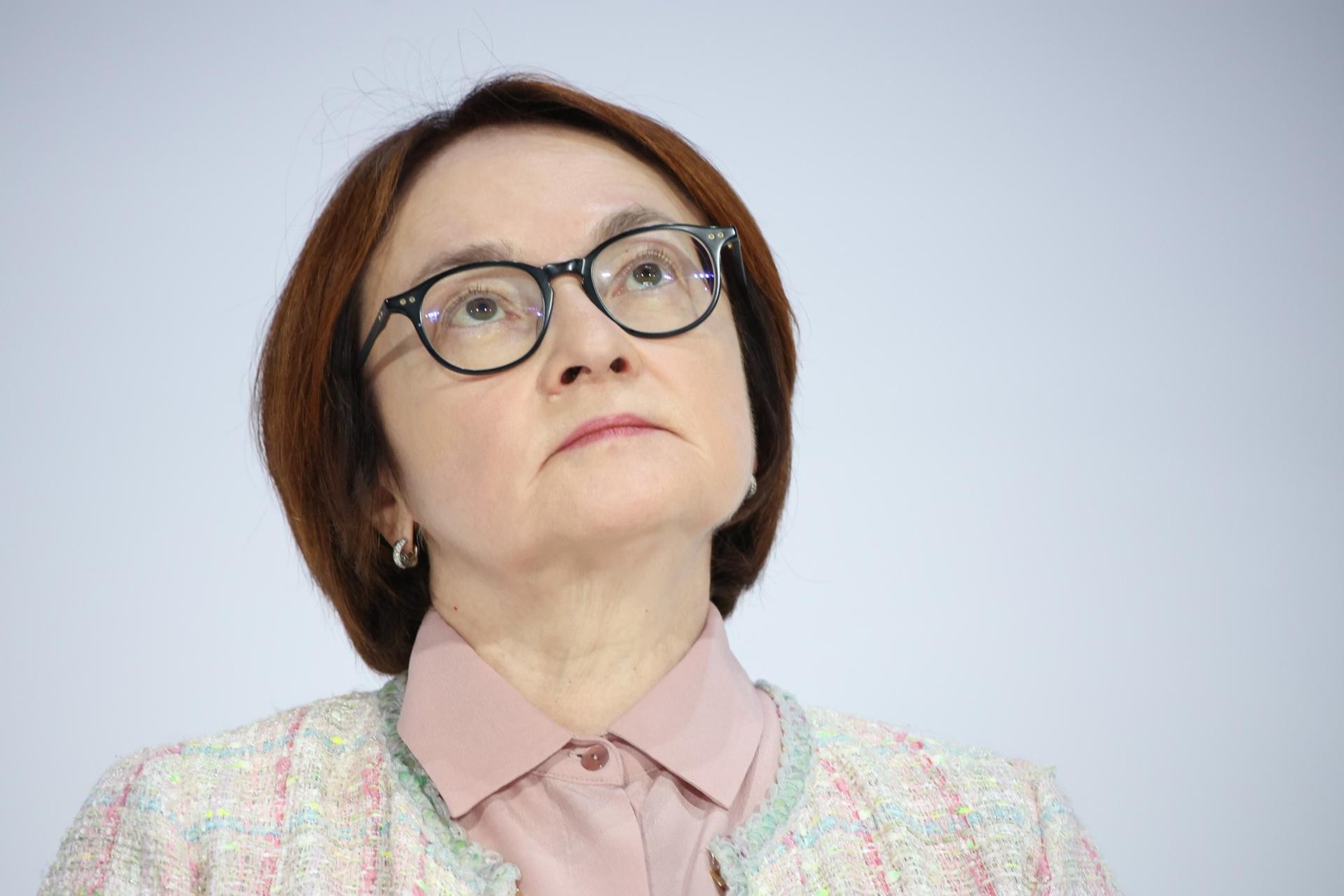 Гувернерката на централната банка, Елвира Набјулина, е една од оние кои јасно предупредија за економските притисоци што претстојат