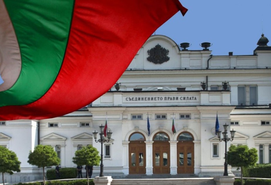 ДЕН НА ОДЛУКА ВО БУГАРИЈА - Може ли Румен Радев да донесе политички пресврт?