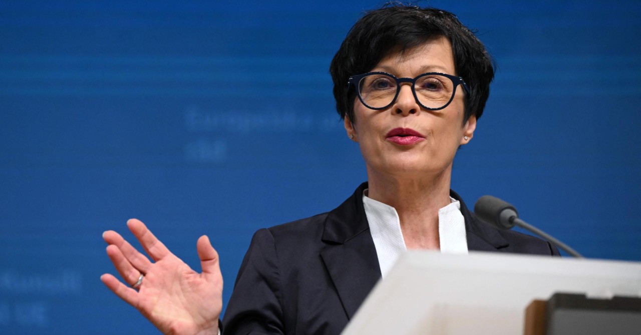 Словенечки пратеник: „ДАЛИ РАБОТЕВТЕ ЗА УДБА?“ Еврокомесарката одговори двапати со истата реченица...