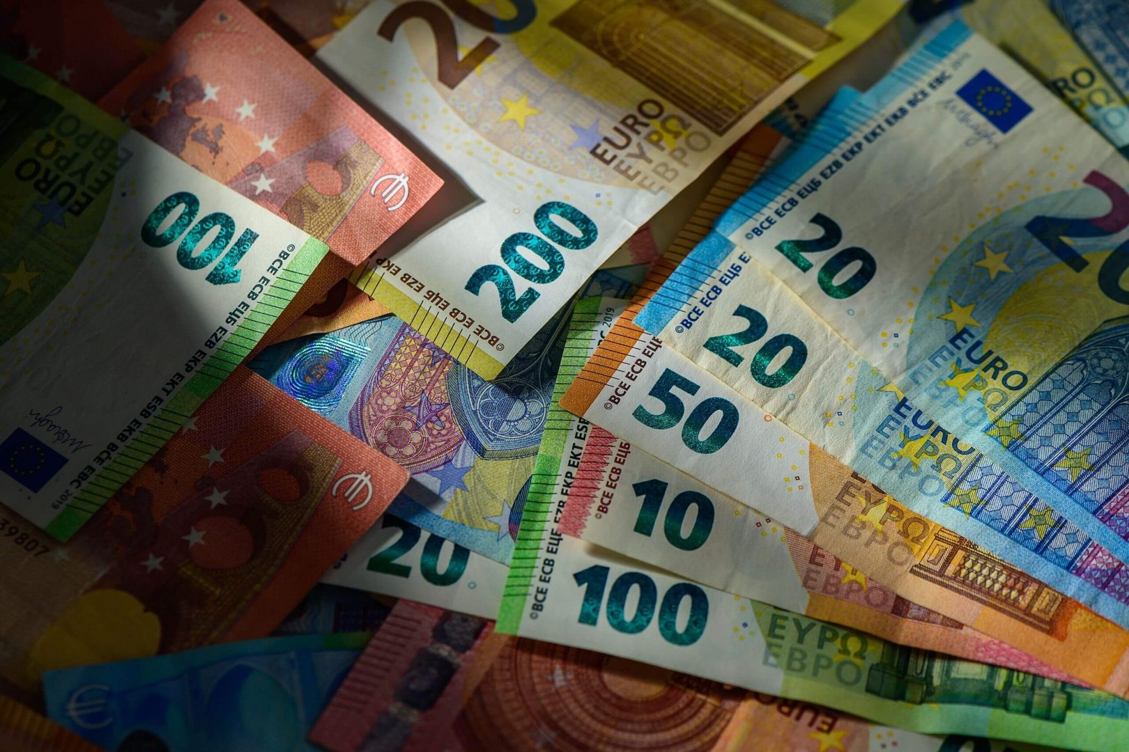 СРБИЈА ПОД ЗАКАНА ОД ФИНАНСИСКА БЛОКАДА - Брисел оценува дали се исполнети условите за поддршка