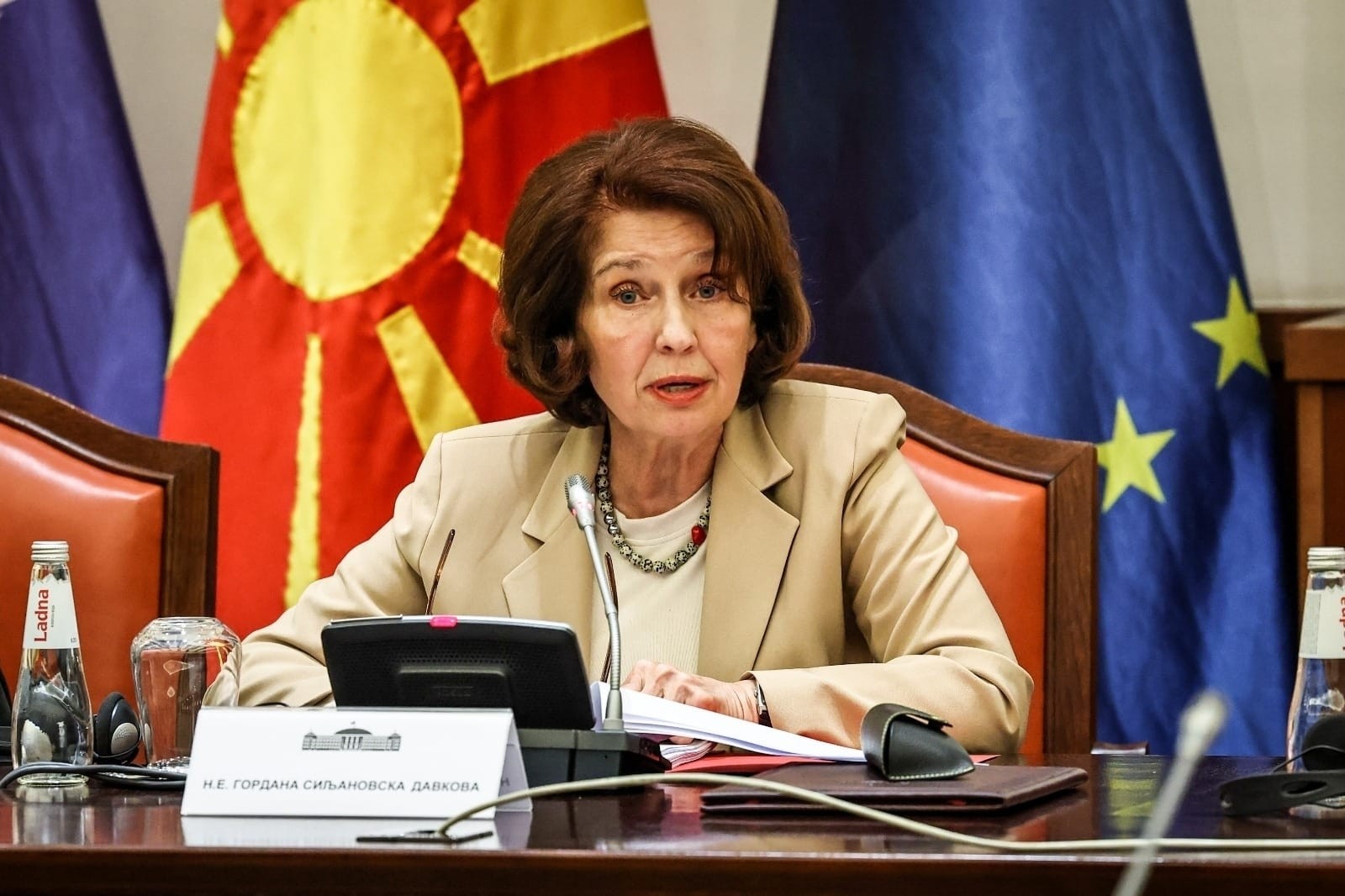 СИЉАНОВСКА ДАВКОВА ГО ПОДДРЖУВА РАЗРЕШУВАЊЕТО НА KОЦЕВСКИ