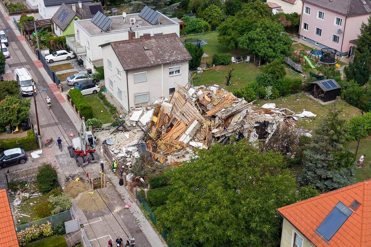 Старец (93) СИ ЈА КРЕНАЛ КУЌАТА ВО ВОЗДУХ - Не сакал да ја остави во наследство