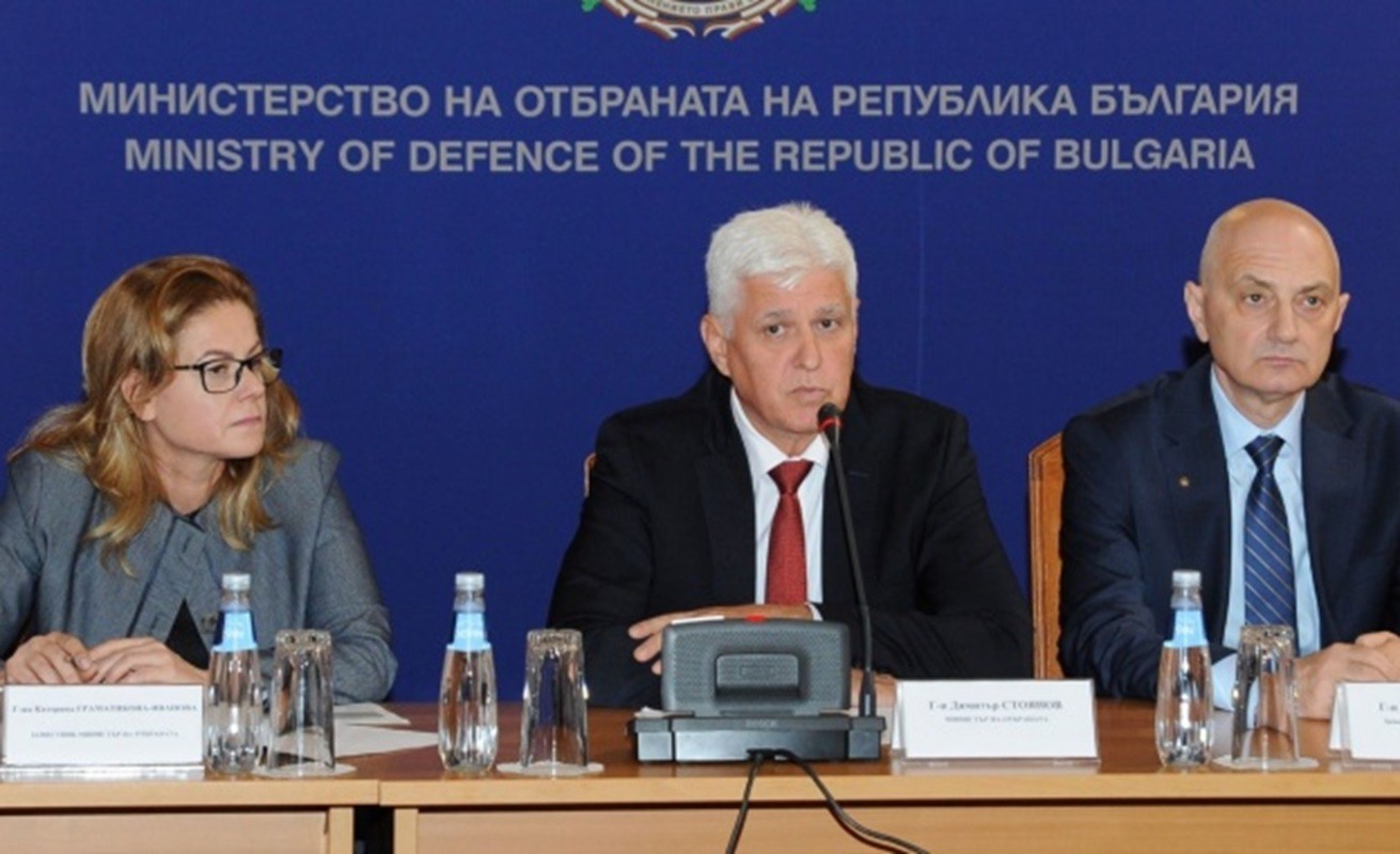 СТУДЕН ТУШ ЗА УКРАИНА ОД ВЛАДАТА НА РАДЕВ: Бугарија нема да 