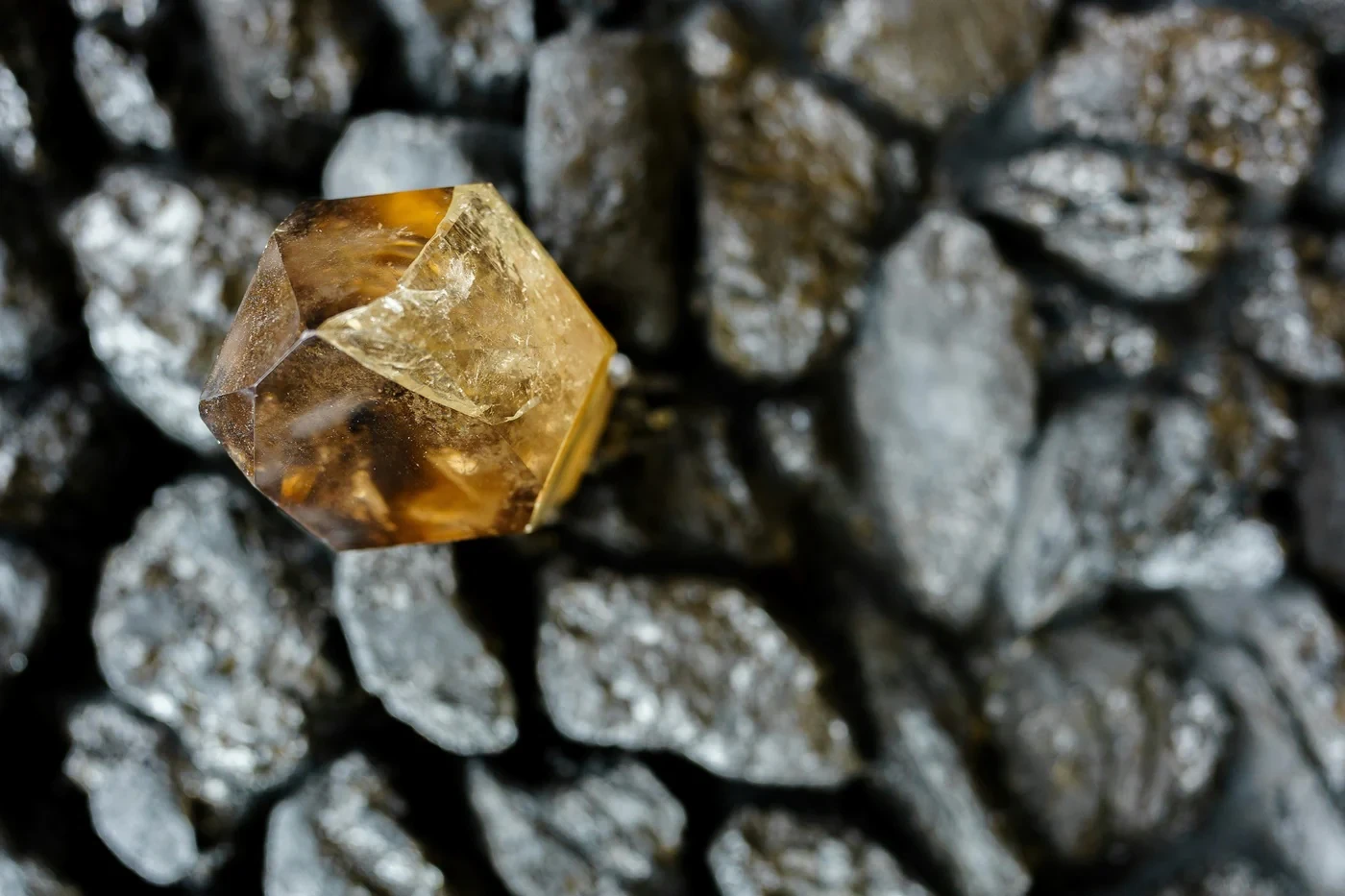 Овој метал е ПОСКАП ОД ЗЛАТОТО И ДИЈАМАНТИТЕ - Еве каде го има најмногу