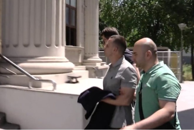 Пресуда: СЕ СРАМИМЕ ОД ВАС, УШТЕ ВЕ ДРЖАТ ПОД КОНТРОЛА!