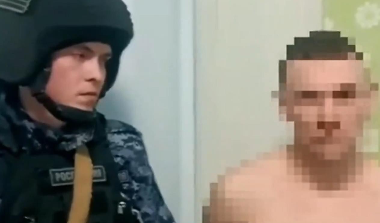 (ВИДЕО) ШОКАНТНА ВЕСТ: Гол маж пронајден во детска градинка