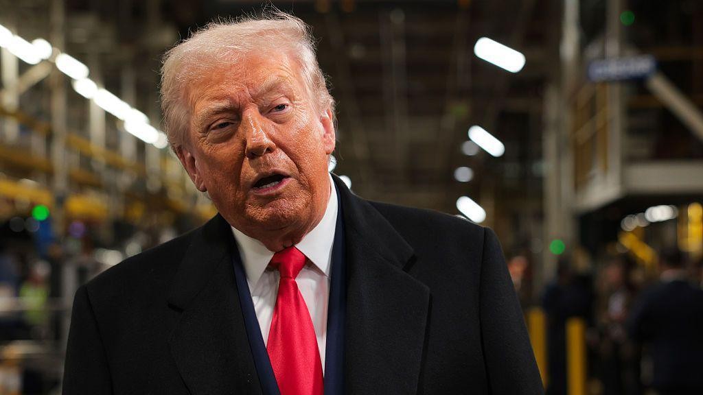 Трамп: „Тој е виновен, не сака крај на војната“