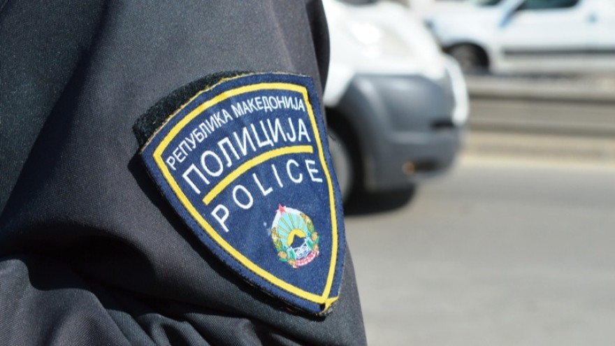 Малолетник брутално ограбен во Центар