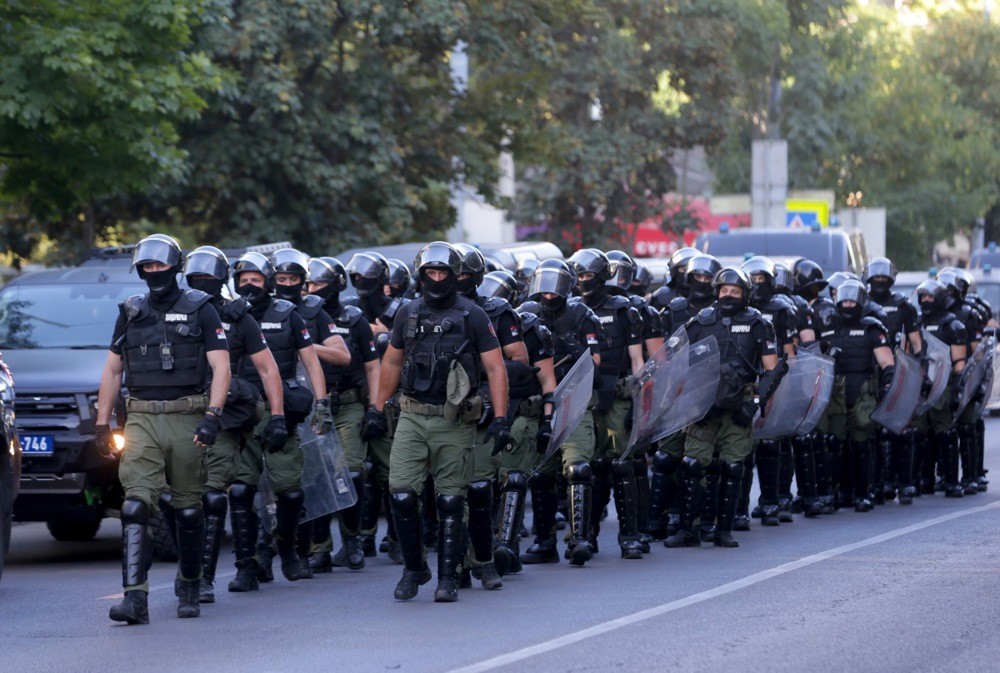Целосна блокада на Белград најавена од утре поради полициска бруталност