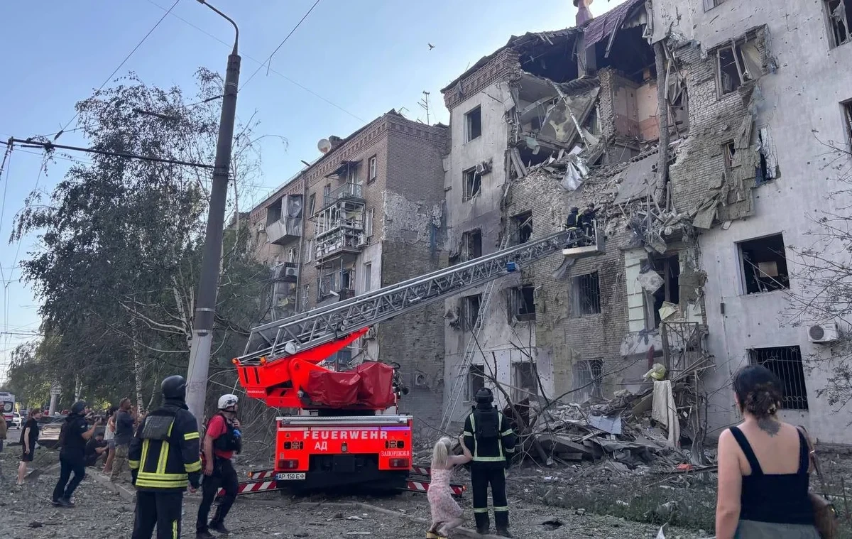ФОТО | Ново жариште на војната: Запорожје се разбуди по тешкиот напад - ова е бројот на загинати деца!