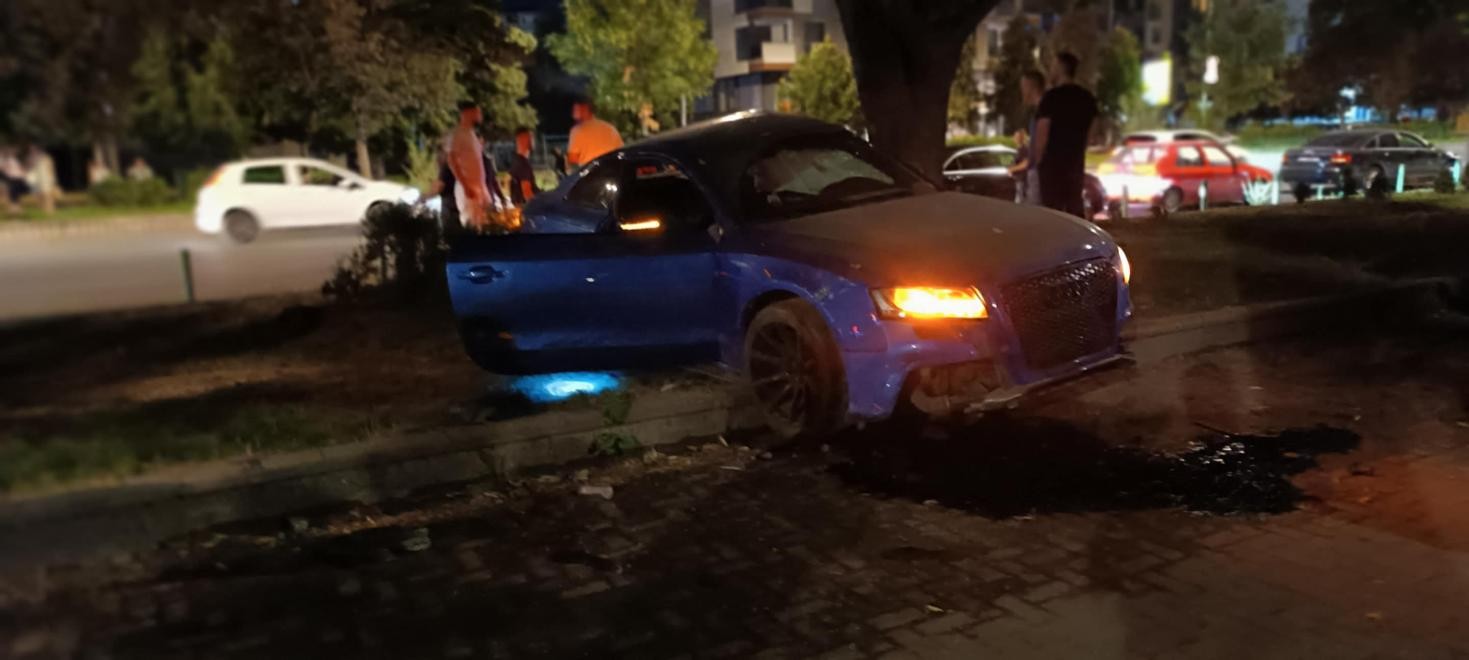 Страшна сообраќајна несреќа ја потресе вечерва населбата Карпош