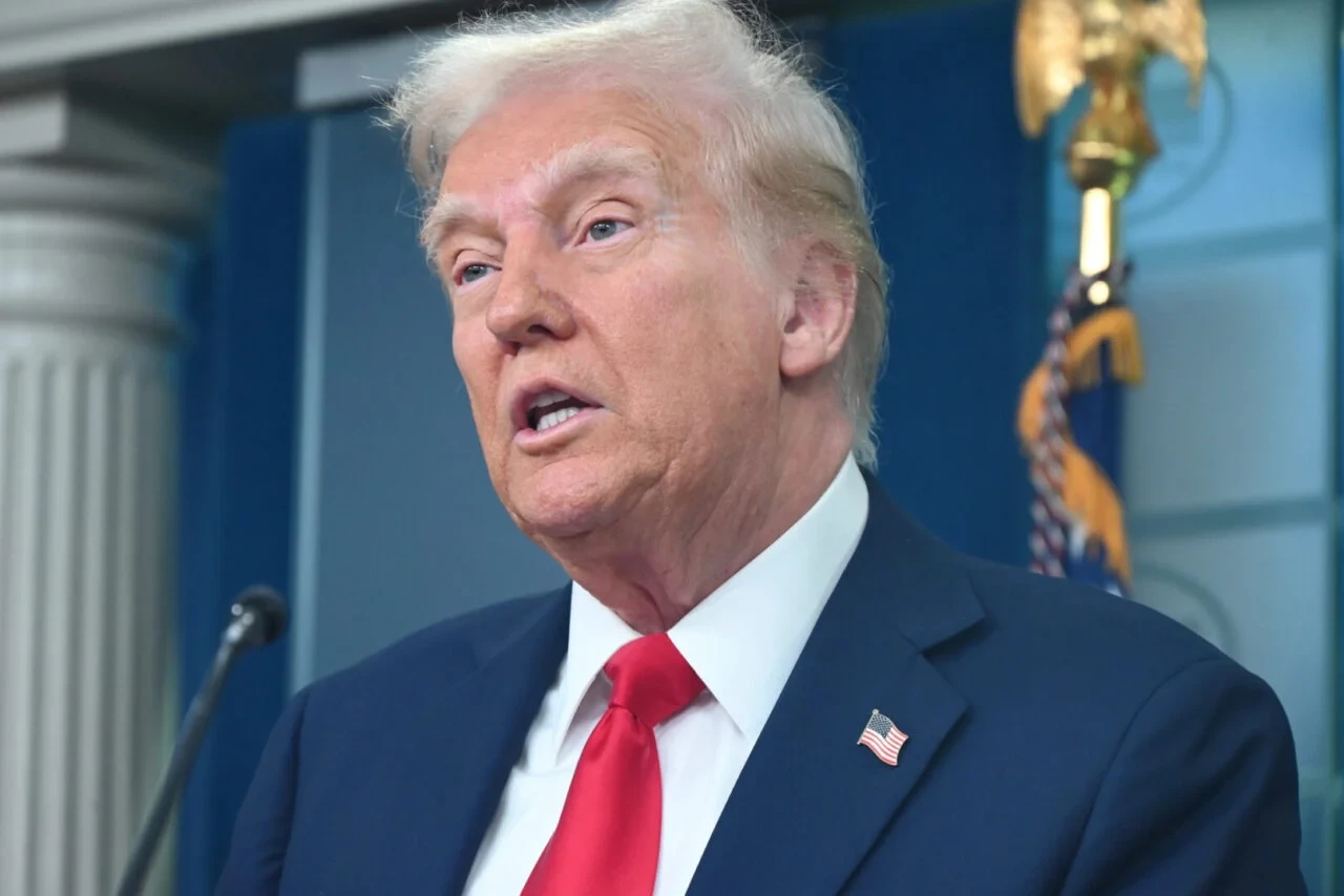 „Економски Ден Д“ за Иран: Трамп тврди дека земјата доживува целосен колапс