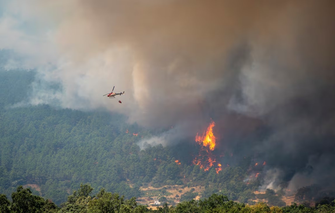 ПЕКОЛ ВО ШПАНИЈА И ФРАНЦИЈА: Над 100.000 луѓе евакуирани поради катастрофалните пожари