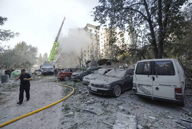 ПОВТОРНО СЕ ТРЕСЕ КИЕВ: По нападот на Русија, граѓаните се соочуваат со тешки последици - ова е бројот на жртви!