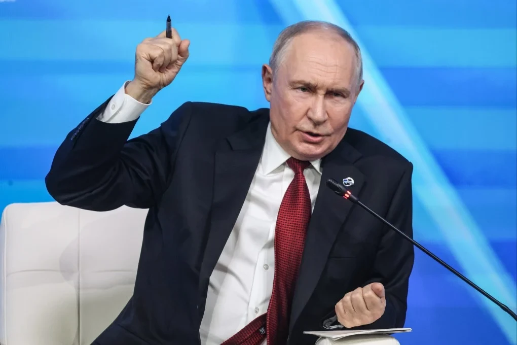 ПУТИН СО ЈАСНА ПОРАКА ДО ВУЧИЌ: „Се надевам дека ќе бидеш идниот премиер на Србија“