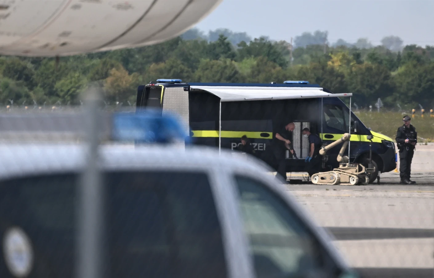 АЛАРМ ВО ГЕРМАНИЈА, ПОЛИЦИЈАТА НА НОЗЕ: Пронајдена голема количина експлозив!