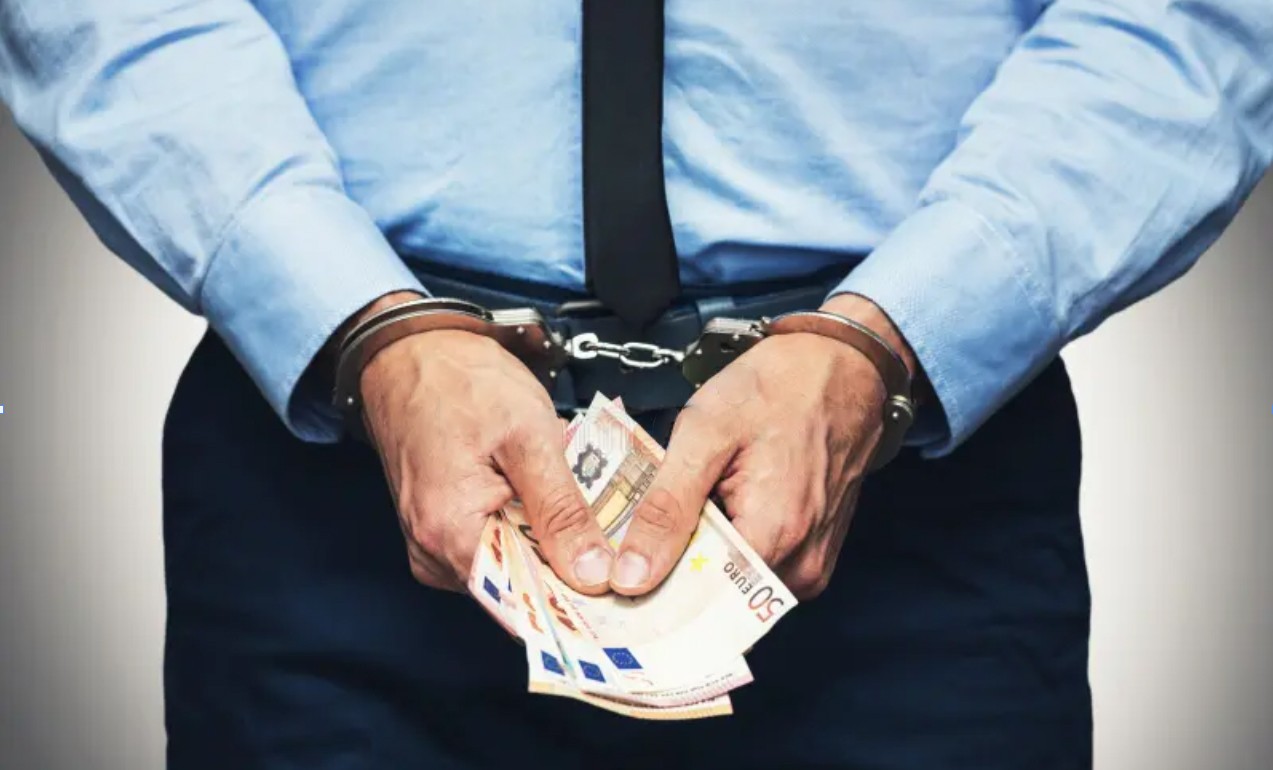 Филмско апсење кај Желино: Помошник-директор од Царина бегал од полицијата и ја фрлил торбата со 17.500 евра