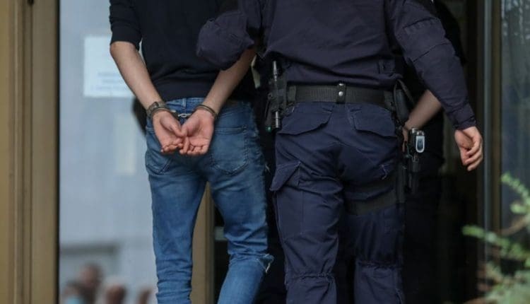 ПАДНА НА ГРАНИЦА: Македонец уапсен во Грција по европска потерница за 35 килограми кокаин
