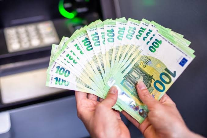 ЗНАЕШ ДА РАБОТИШ СО ФЕЈСБУК И ИНСТАГРАМ? Компанија во Скопје нуди до 1.100 евра плата