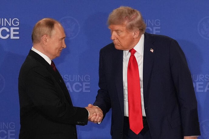 Договор меѓу Трамп и Путин што може да влијае врз цените на горивата: Америка донесе важна одлука за Русија