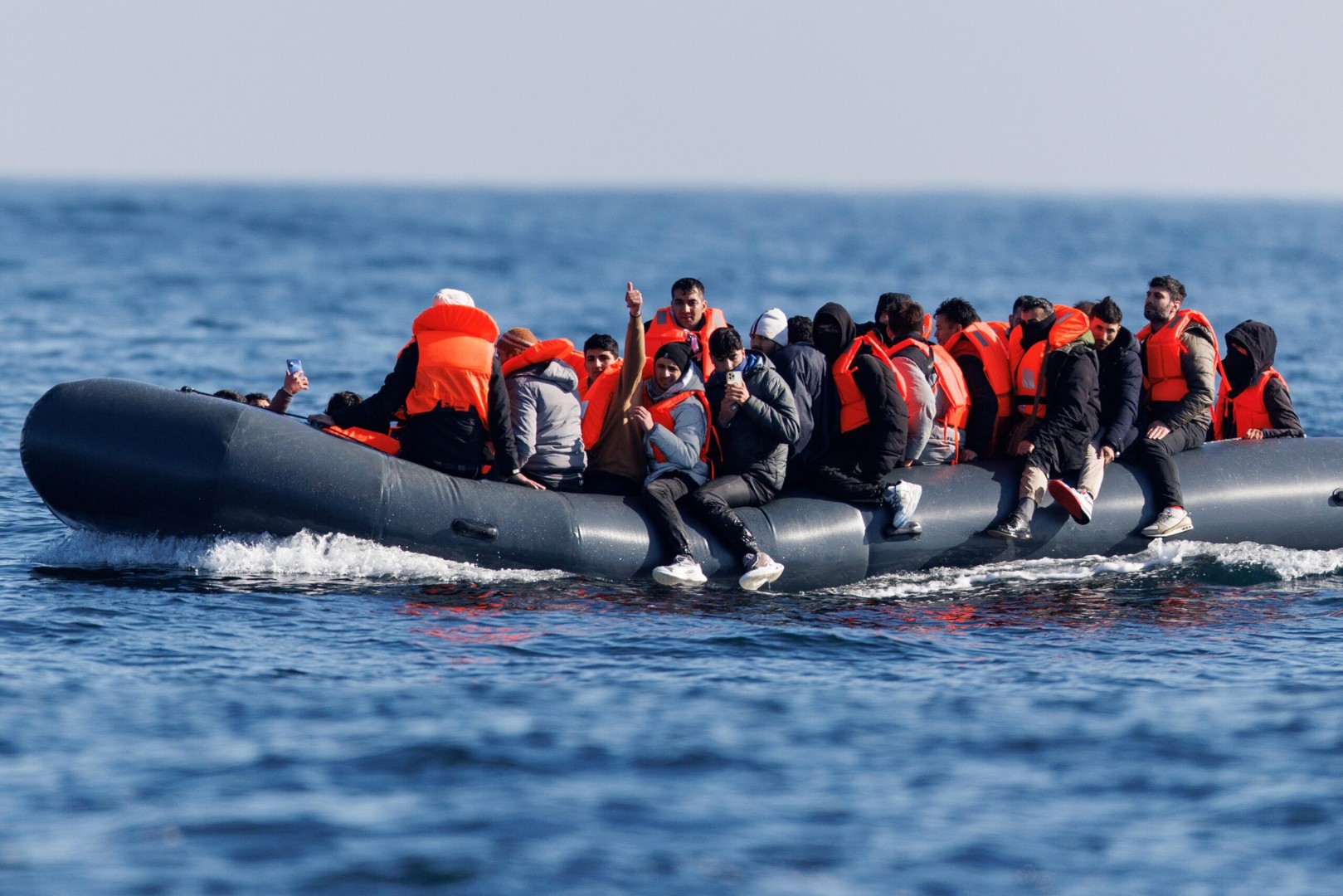 Драматична морска операција: Спасени стотици луѓе - еве уште по колку се трага!