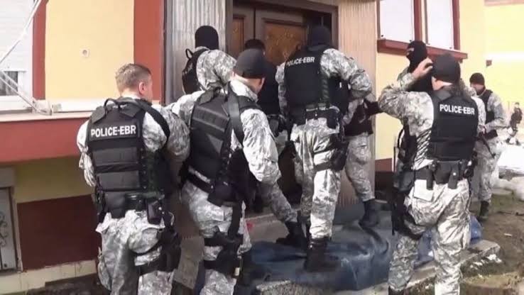Нови детали за големата акција во Прилеп: Пари во банкарски сеф, возила и претреси кај полицајци