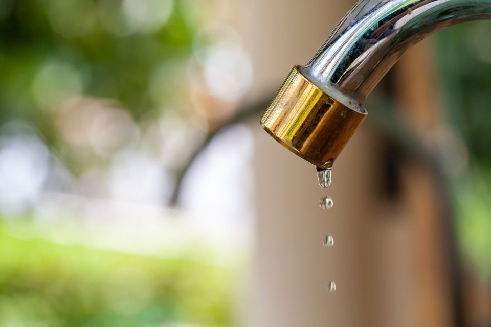 СКОПЈЕ ОСТАНУВА БЕЗ ВОДА: Повеќе улици погодени поради дефект - проверете дали сте на списокот!