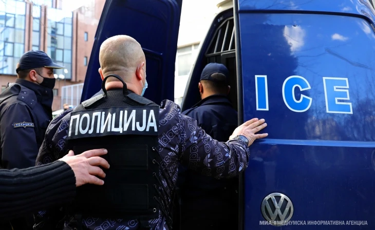ГОЛЕМА ПОЛИЦИСКА АКЦИЈА ВО МАКЕДОНИЈА: Рабиена криминална мрежа за дрога - 23 лица приведени во 10 градови!