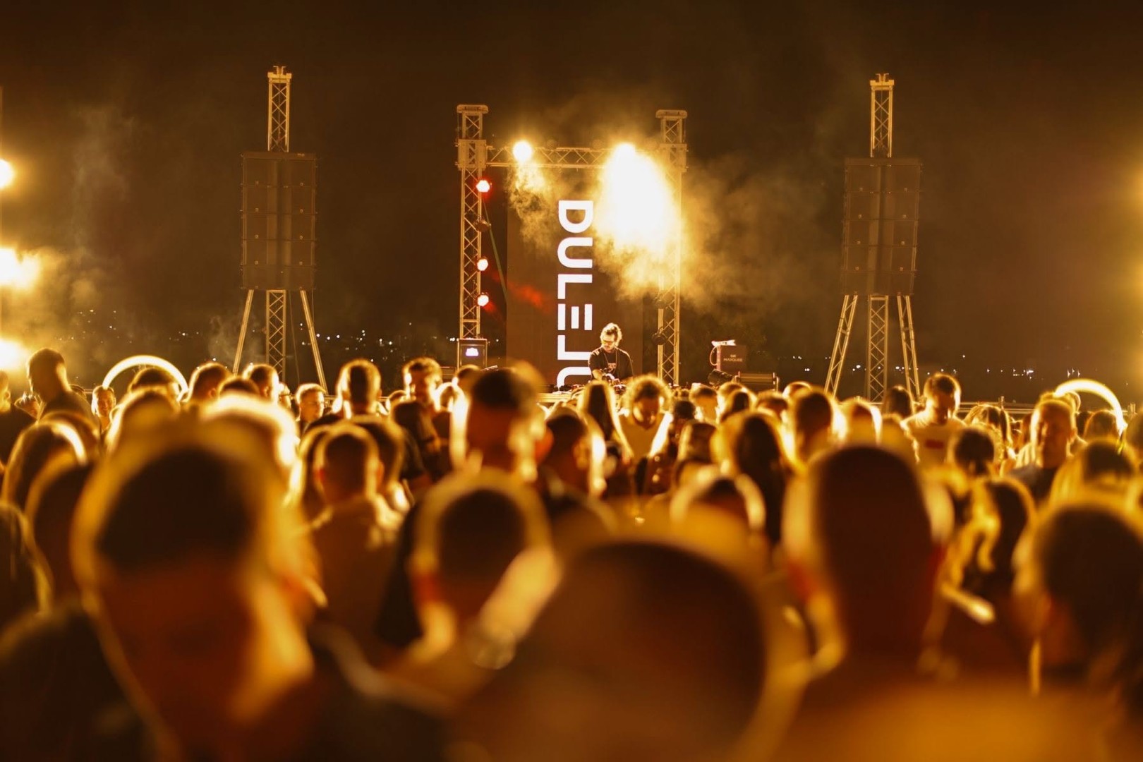 (ФОТО) НЕЗАБОРАВНА НОЌ ВО ВЕЛЕС: Luma Fest донесе светски имиња, врвна музика и спектакуларна атмосфера!